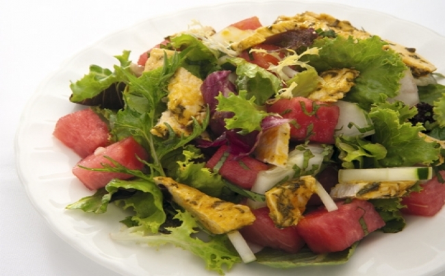 Ensalada de lechugas y sandía